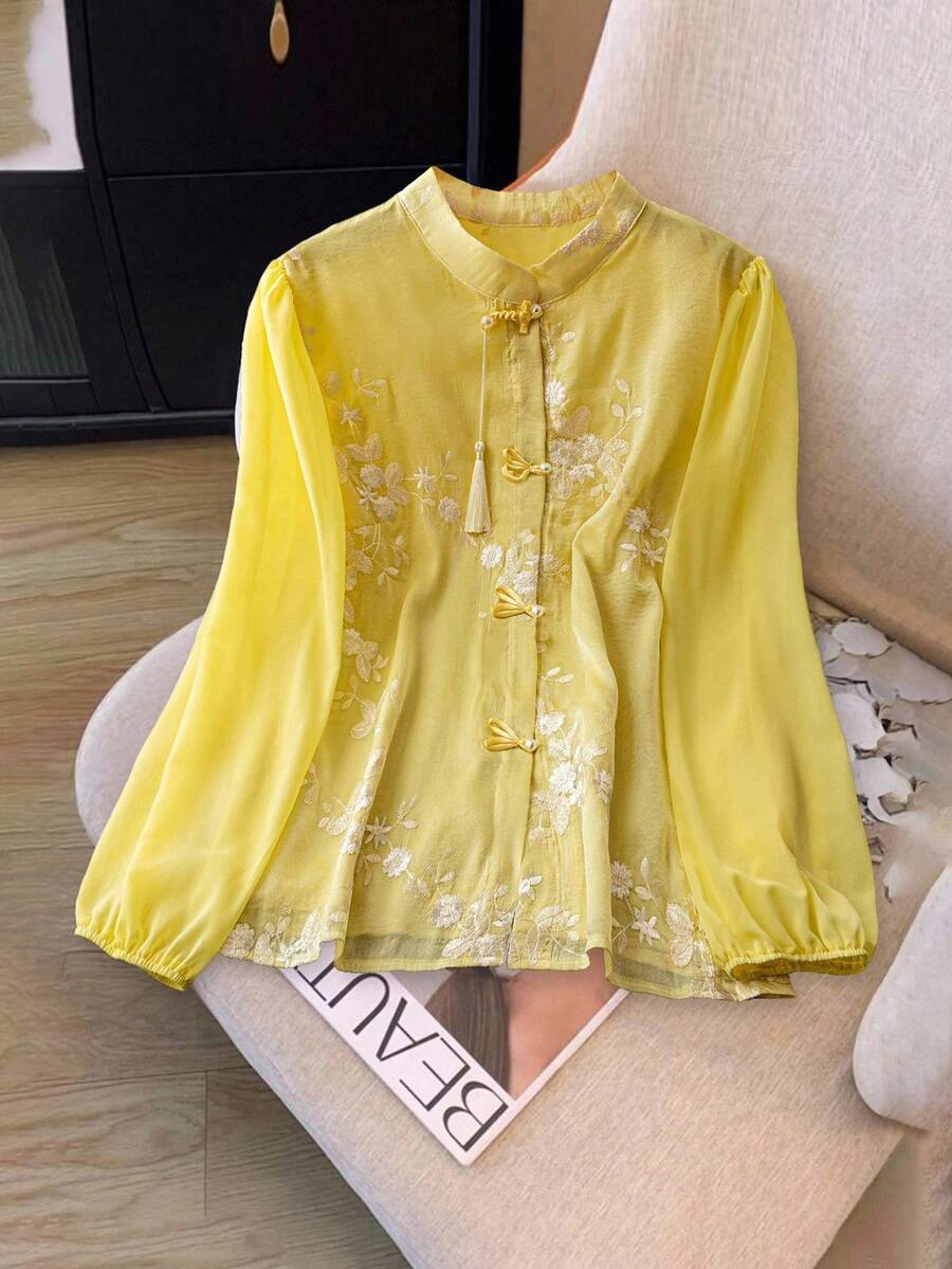 GlowEve قميص نسائي أنيق بأكمام طويلة وياقة مستديرة مزخرف بالورود مع أزرار للإغلاق