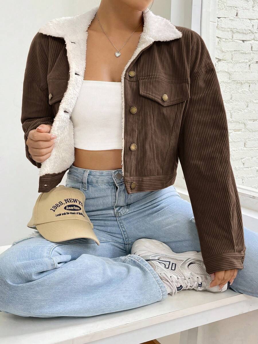 SHEIN EZwear 女式卡其色羊毛卡车司机前口袋厚翻盖细节保暖衬里落肩泰迪熊衬里冬季柔软灯芯绒短款夹克 - 咖啡棕 - 查看 1