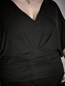 ROMWE Deep V-Neck Batwing Sleeve Loose Ruched Stretchy Plus Size T-Shirt - Black - View 2
