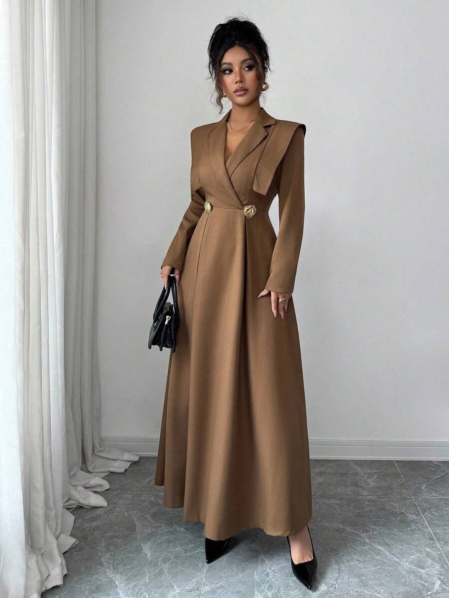 Elenzga Váy chữ A thanh lịch, cổ chéo, eo thắt eo, thiết kế hoa kim loại, phù hợp để đi làm, mùa thu/đông, màu nâu - màu nâu - Xem 1