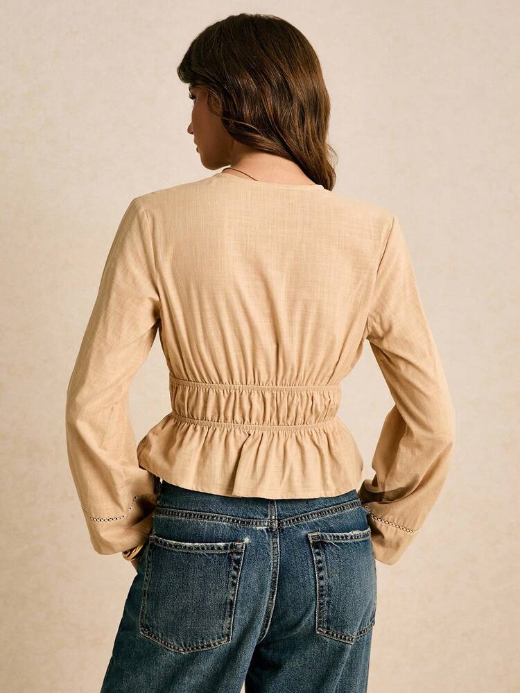 Poéselle Camisa Feminina Casual Versátil com Cadarço na Cintura, Decote em V e Manga Longa - Caqui - Visão 8