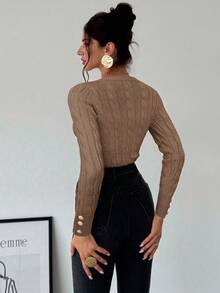 Firerie 女式简约优雅休闲学院风百搭白色圆领麻花针织纽扣装饰修身毛衣秋冬 - 摩卡棕 - 查看 2