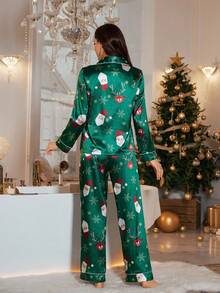 CoupledUp 圣诞老人和驯鹿印花缎面翻领长袖上衣和裤子女士睡衣套装，家居服，秋季服装，圣诞睡衣女士绿色睡衣套装，冬季 - 綠色 - 查看 2