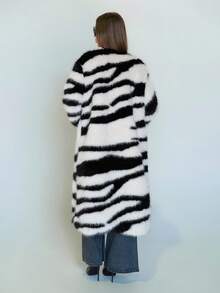 SHEIN ICON 女士斑马纹时尚拼色仿皮草夹克，长款仿皮草外套冬季外套皮草外套泰迪熊外套 - 黑與白 - 查看 2