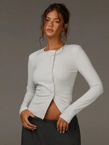 Athîral 女士杏色条纹罗纹针织修身T恤，柔软罗纹面料，修身剪裁，经典圆领，精致横条纹细节，极简缝线，春秋季优雅办公室叠穿必备单品，适合女士秋季、新年及休闲场合穿着。 - 彩色 - 查看 2