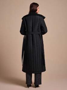 CLARA VERO 黑色蓬松毛领绗缝内衬束腰派克大衣，女式夹棉外套，泰迪熊口袋细节 - 黑色 - 查看 2