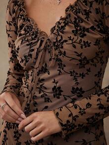 WESTFADE Đầm mini tay dài cổ chữ V thắt nơ họa tiết lưới hoa, thường ngày, trang phục dễ thương mùa thu, trang phục Boho, mùa thu, mùa đông, trang phục phương Tây dành cho nữ - màu nâu - Xem 4