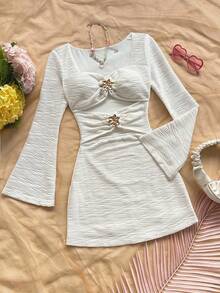 Soleia Đầm ôm sát cơ thể mini hở lưng kim loại kết cấu khóa kim loại thời trang, thích hợp cho kỳ nghỉ, lễ hội âm nhạc, ngày lễ Bohemian - Màu be - Xem 1