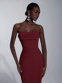 Elitara Elegant Minimalist Split Bandeau Plunging Neckline Fitted Maxi Slit Back Bridesmaid Dress - Burgundy - View 3
