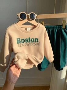 SHEIN 2 件套男婴/女婴可爱圣诞绿色休闲字母图案印花运动衫和慢跑裤运动服，男女通用秋冬婴儿服装，圣诞节 - 彩色 - 查看 10