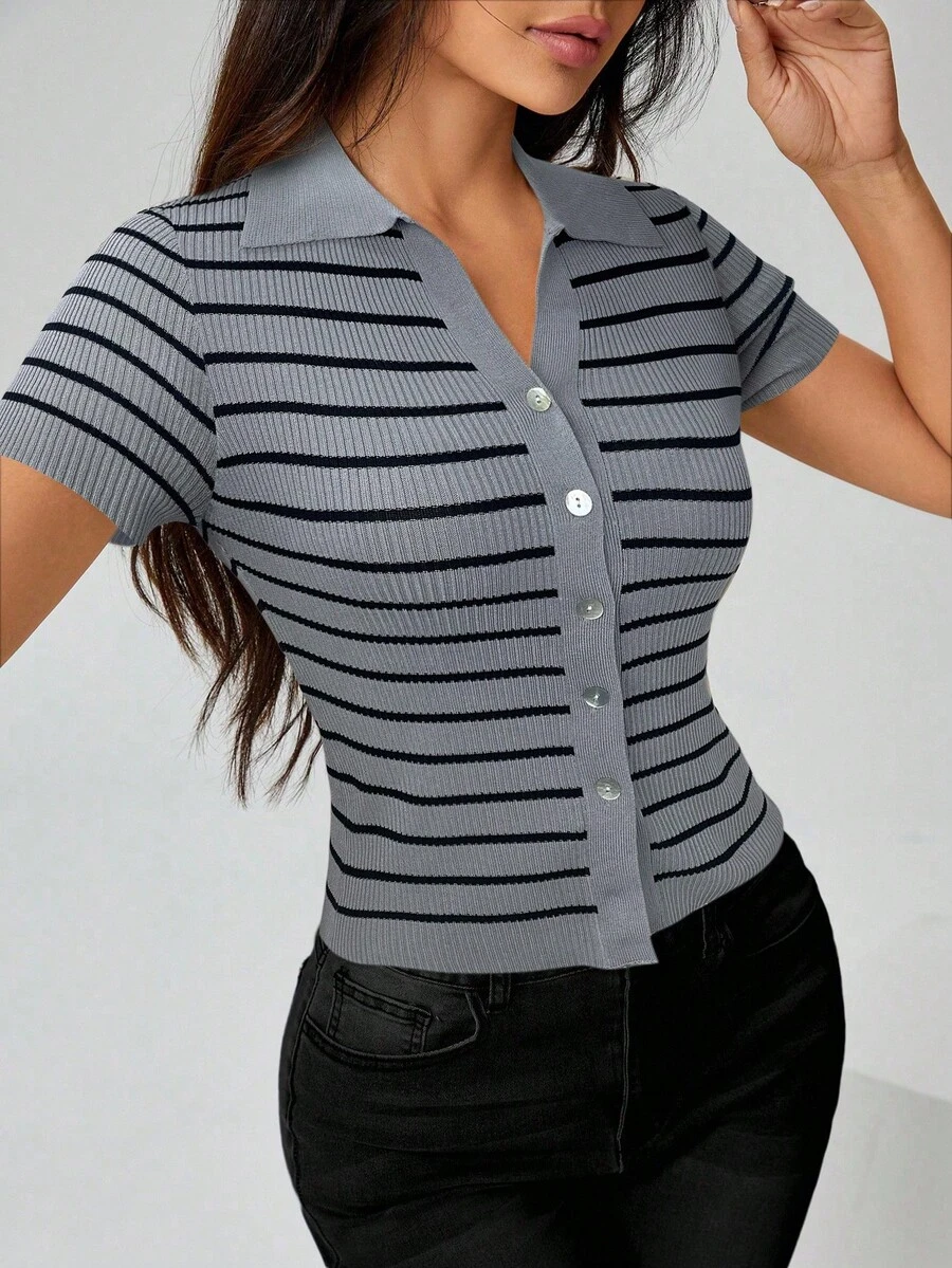 SHEIN PETITE Áo len cài nút kẻ sọc cổ tròn dành cho nữ - Nhiều màu - Xem 1