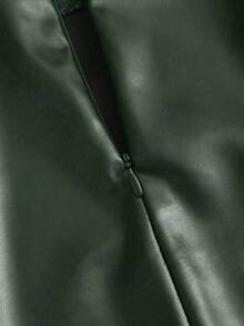 Sweetra Sexy Low-Waist Chic PU Leather Slit Mini Skirt, Spring/Summer - Green - View 3