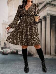 Auvina 秋季大码女式花卉印花长袖荷叶边下摆连衣裙 - 棕色 - 查看 4