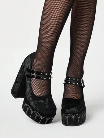 Goth أحذية كعب عالي منصة مطرزة بنقوش جديدة للنساء في الربيع والخريف