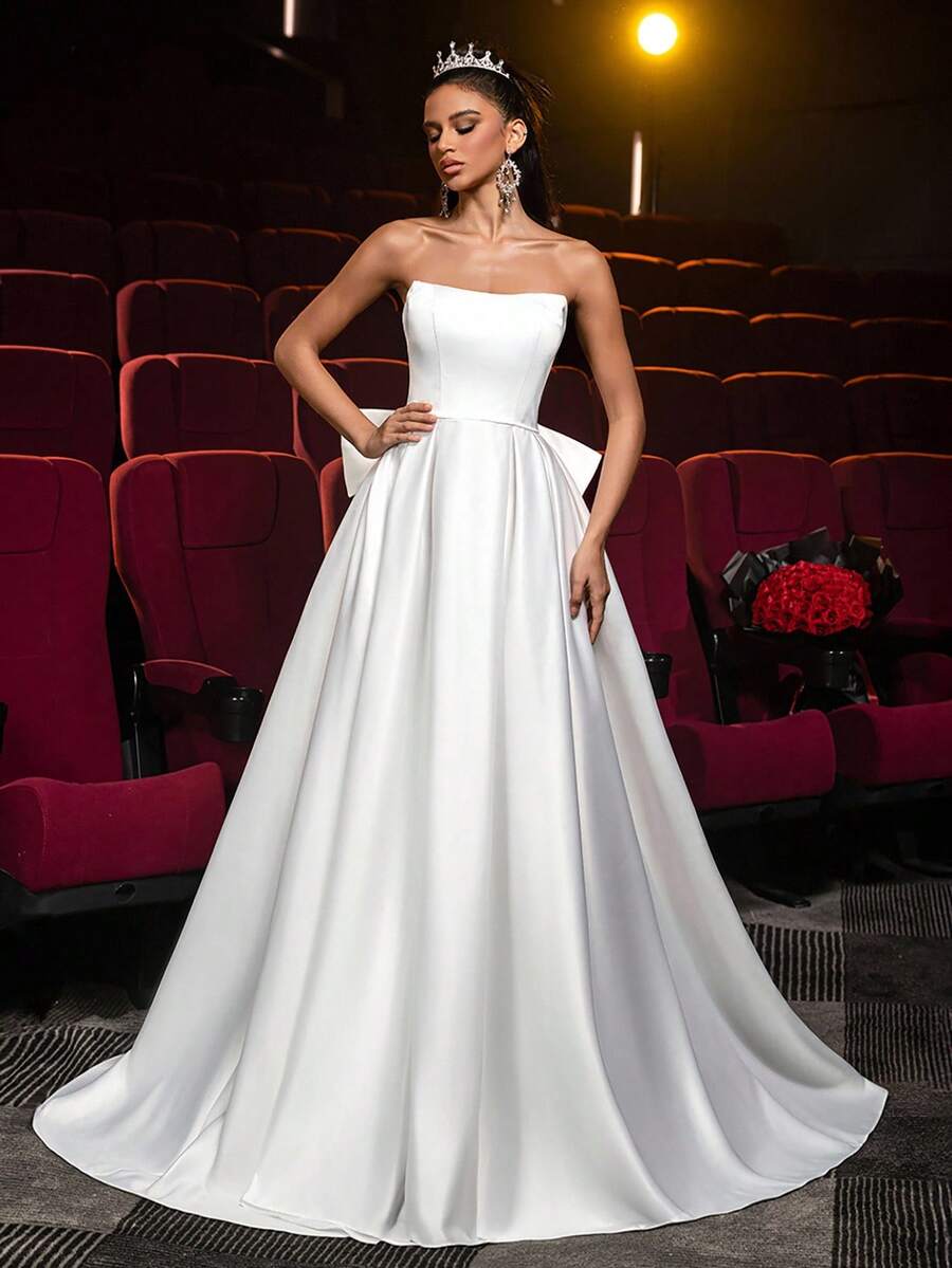 Glamrae Elegant Luxurious Strapless Maxi Dress With Oversized Bow & Trailing Hem, Suitable For Weddings, Events, Bachelorette Parties, Honeymoons