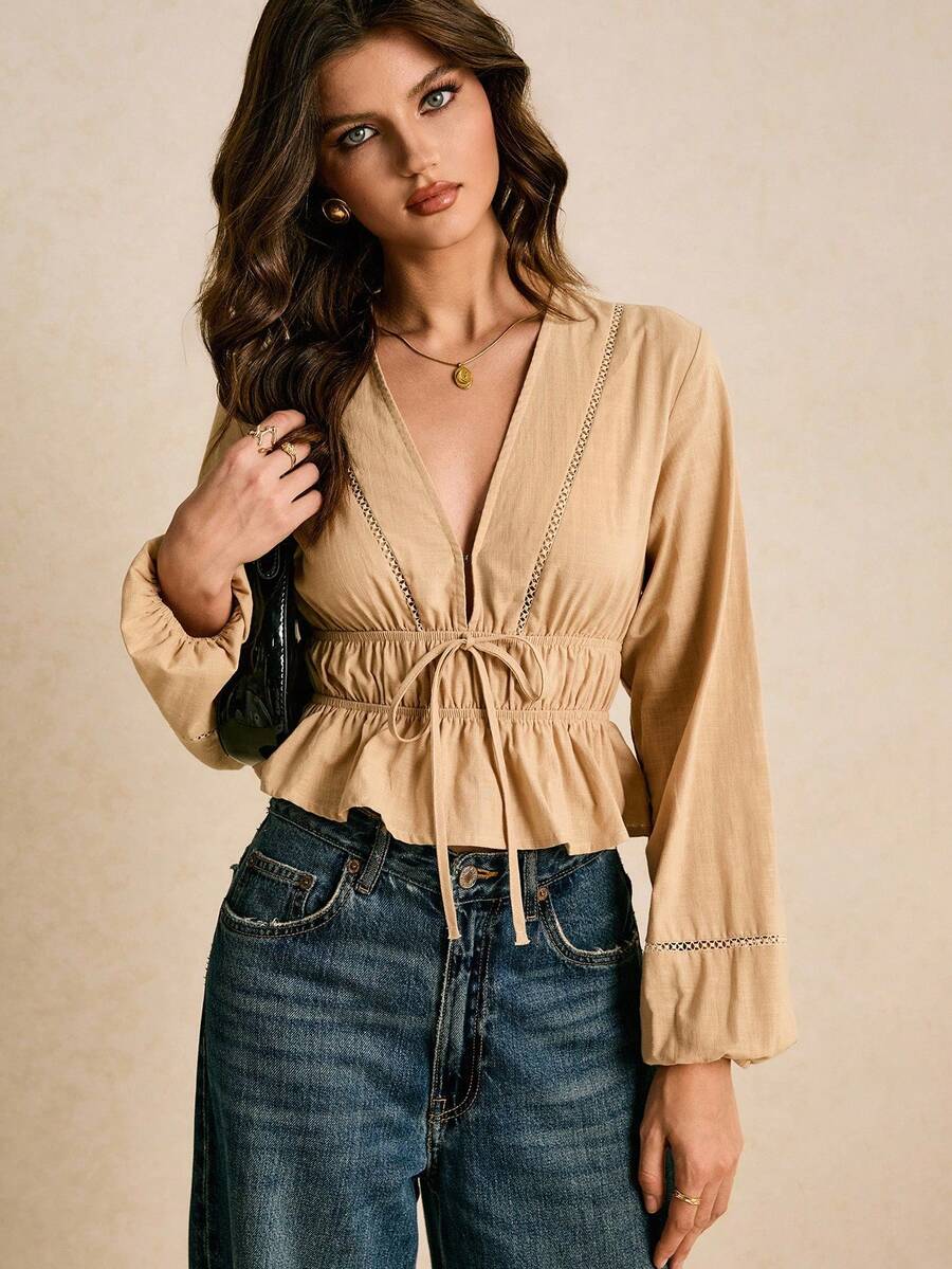 Poéselle Áo sơ mi nữ dài tay cổ chữ V thắt lưng buộc dây đa năng thoải mái - Màu Khaki - Xem 1