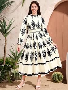 青少年女孩时尚黑色和米色花卉印花泡泡袖 A 字形连衣裙