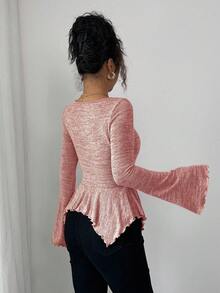 Elenzga 优雅浪漫 V 领不对称下摆喇叭袖荷叶边 T 恤，适合通勤和度假，秋季 - 紅色 - 查看 2