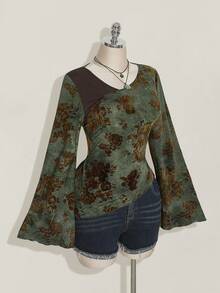 SHEIN ICON Camiseta de moda con mangas acampanadas, estampado floral y cruzado, de jacquard verde retro con efecto flockado, para mujer de talla grande