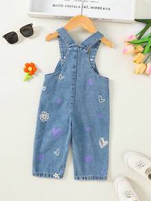 SHEIN Playful Pals 1pc Girls/Baby Girls Cute Fashion Blue Heart Denim Bib Pants Baby Girl Outfit Baby Girl Pants Baby Girl Overalls Fall Winter Baby Girl Denim Overalls Baby Girl Overalls Outfits Baby Girl Clothes Overalls Kawaii Jeans Fall Winter 90s Baby Girl Outfit Purple Outfits For Girls - Blue - View 8