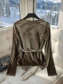 GlowEve 女士优雅浪漫奢华交叉天鹅绒蝴蝶结衬衫 - 軍綠色 - 查看 2