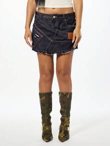 SUMWON WOMEN Mini-jupe en jean délavé en coton, ourlet brut, bords effilochés, passants de ceinture. Pièce mode Y2K pour festival d'été, soirée, sortie en boîte - Bleu marine - Voir 5