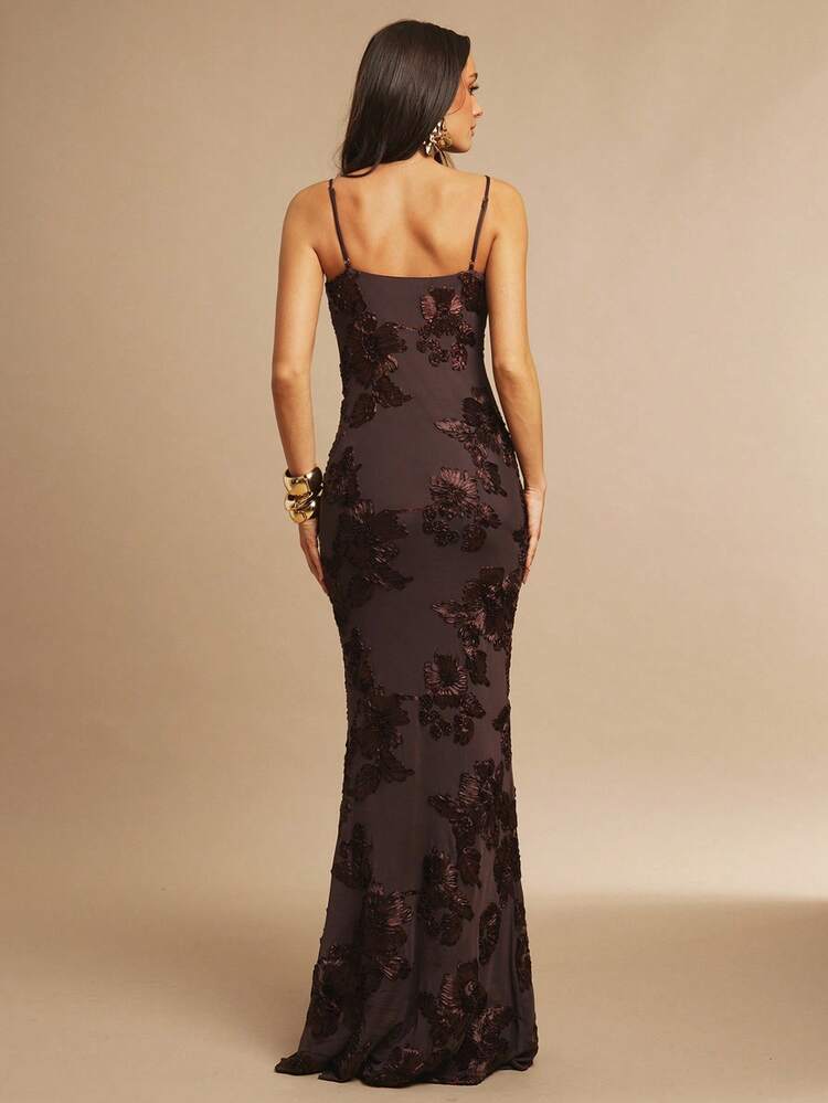 Silquee Vestido de tirantes finos maxi ajustado y elegante con diseño floral 3D en color marrón, adecuado para invitada de boda en otoño, fiesta, cóctel, noche, Navidad. Vestido maxi ceñido y con espalda descubierta, apropiado para fiesta de otoño, cita romántica. - Marrón - Añade 2