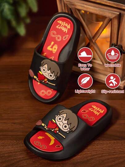 HARRY POTTER X SHEIN Cute Cartoon Black & Red Children's Slip-On Slippers Toddlers & Kids Non-Slip Quick-Drying Shower Slide, Lightweight And Durable EVA Material, Unisex For Boys And Girls In The House, Bthroom, Playground, Swimming Pool, Beach Indoor Outdoor