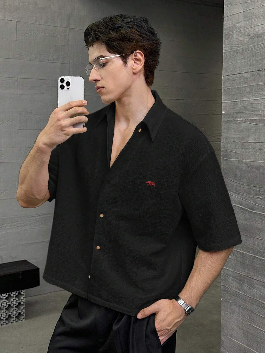 Manfinity RebelGame Men's Woven Casual Coconut Tree Embroidery Front Button Short Sleeve Shirt, Summer, Hawaii ,Vacation - Black - View 1