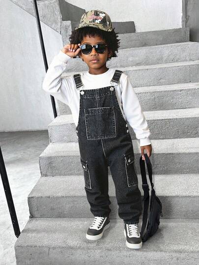 男童牛仔可调节背带裤，黑色和灰色休闲户外街头风格工装裤，带多个口袋，宽松版型，适合日常穿着、露营、上学、通勤、秋冬