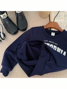 秋冬少女可爱熊图案针织休闲圆领卫衣