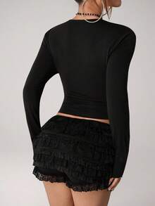SHEIN ICON Damen Set mit kontrastierender Spitze, tiefem V-Ausschnitt und Bindeband vorne, langärmligem bauchfreiem Top und Skort, sexy, zweiteiliges Set - Schwarz - Übersicht 2