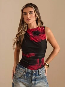 SHEIN BAE Damen Batik-Asymmetrischer geraffter Bodysuit mit Blume Muster, schwarze rote Basis, geeignet für Herbst/Winter/Sommer