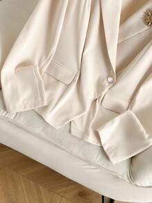 GlowEve CURVE 女士时尚优雅翻领长袖西装外套 - 杏色 - 查看 5