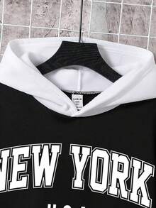 SHEIN Áo nỉ chui đầu thể thao rộng rãi màu tương phản dành cho bé trai tuổi mới lớn, thích hợp để đi làm, đi học, mặc thường ngày, thể thao, mùa thu/đông, quần áo trẻ em, quần áo bé trai tuổi mới lớn, quần áo đi học - màu đen - Xem 6