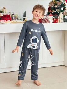 SHEIN 两件套宇航员与星球印花圆领长袖睡衣套装，适合幼儿男孩