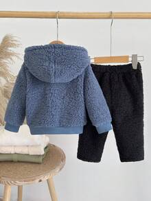 SHEIN 男宝宝毛绒连帽外套+白色T恤+保暖毛绒裤，秋冬休闲百搭时尚套装 - 彩色 - 查看 2