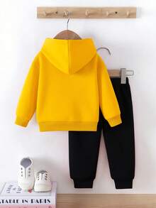 2pcs/Set Baby Boy Fashion Funny Expression & Sunglasses Print Hoodie Sweatshirt And Letter Print Fleece Sweatpants Outfit, Suitable For Outings In Autumn/Winter, Yellow Hoodie And Black Pants Set - Multicolor - View 2