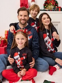 SHEIN 圣诞新款女童套装，连帽卫衣印有戴着墨镜、手捧礼物的圣诞老人趣味数码图案，搭配宽松红色喇叭裤，休闲舒适，充满可爱圣诞气息，适合秋冬季亲子/母女穿着。 - 彩色 - 查看 5