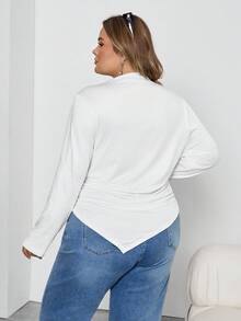 SHEIN CURVE+ Áo thun tay dài màu đen trắng cổ bẻ viền bất đối xứng 2 chiếc/bộ - Đen và trắng - Xem 2