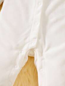 SHEIN 新生儿超可爱小羊羔连体衣，蓬松面料，可爱的小羊羔连体衣，蓬松质感，花朵装饰+可爱配饰，女婴装扮看起来像一只行走的小羊羔 - 白色 - 查看 5