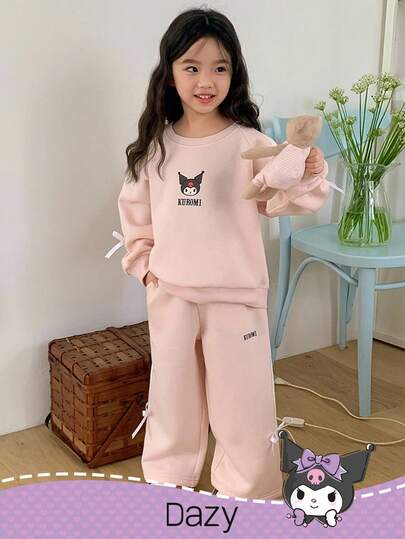 DAZY HELLO KITTY AND FRIENDS | SHEIN 少女圆领卡通图案针织卫衣和裤子套装，秋季