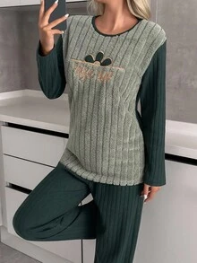 Set di pigiama da donna in tessuto morbido con dettagli ricamati a lettere, in maglia a costine, per relax e comfort domestico