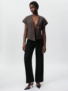 Aveloria Modichic Blusa minimalista deconstruida de talla grande con cuello en V y un solo botón, diseño de bajo asimétrico, sin mangas, adecuada para el trabajo, verano - Albaricoque - Ver 2