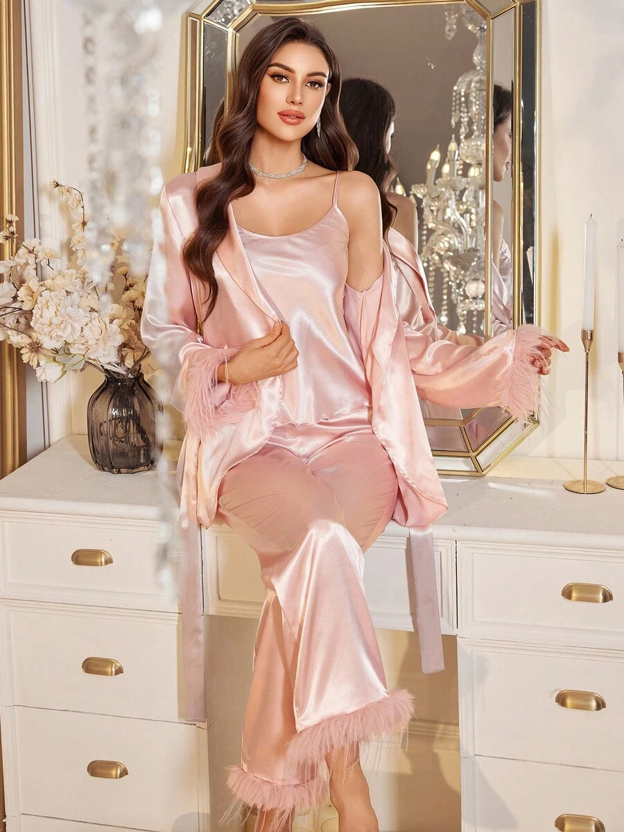 LuxeNights 3 件套女士优雅缎面拼布仿皮草吊带背心上衣和睡袍和裤子睡衣套装，秋季服装 - 粉色 - 查看 1