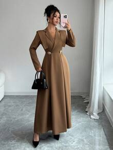 Elenzga Váy chữ A thanh lịch, cổ chéo, eo thắt eo, thiết kế hoa kim loại, phù hợp để đi làm, mùa thu/đông, màu nâu - màu nâu - Xem 5