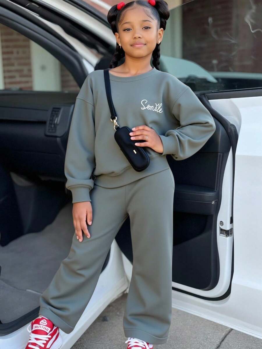 年轻女孩休闲日常通勤运动风格字母刺绣落肩宽松运动衫和直筒运动裤套装，秋季/春季 - 深灰色 - 查看 1