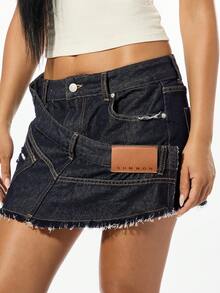 SUMWON WOMEN Mini-jupe en jean délavé en coton, ourlet brut, bords effilochés, passants de ceinture. Pièce mode Y2K pour festival d'été, soirée, sortie en boîte - Bleu marine - Voir 1