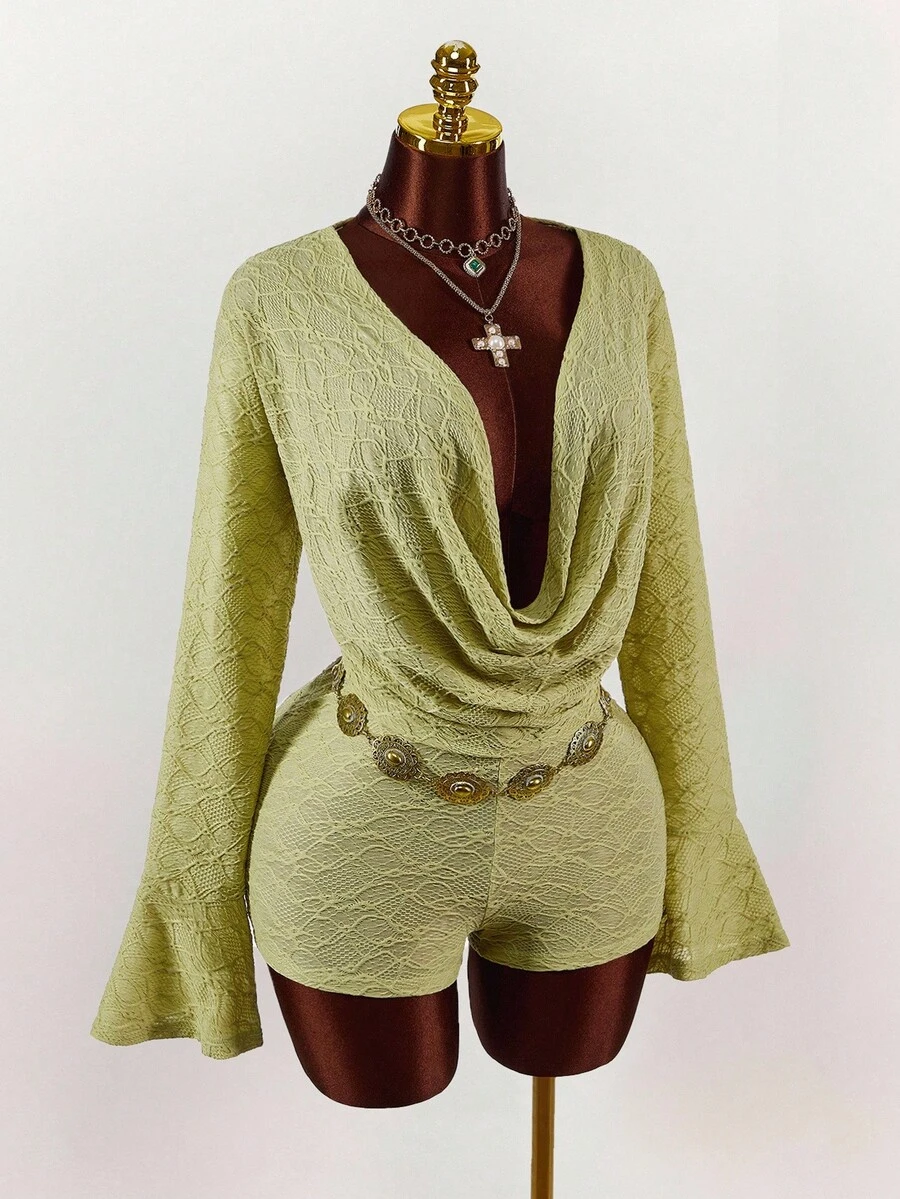 Amplova Bộ jumpsuit nữ cổ thấp dáng suông tay loe, chất liệu vintage, có họa tiết. - màu xanh lá - Xem 1