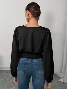 Modelyn 女士优雅金属装饰腰部修身黑色斜领衬衫，适合秋冬季 - 黑色 - 查看 2